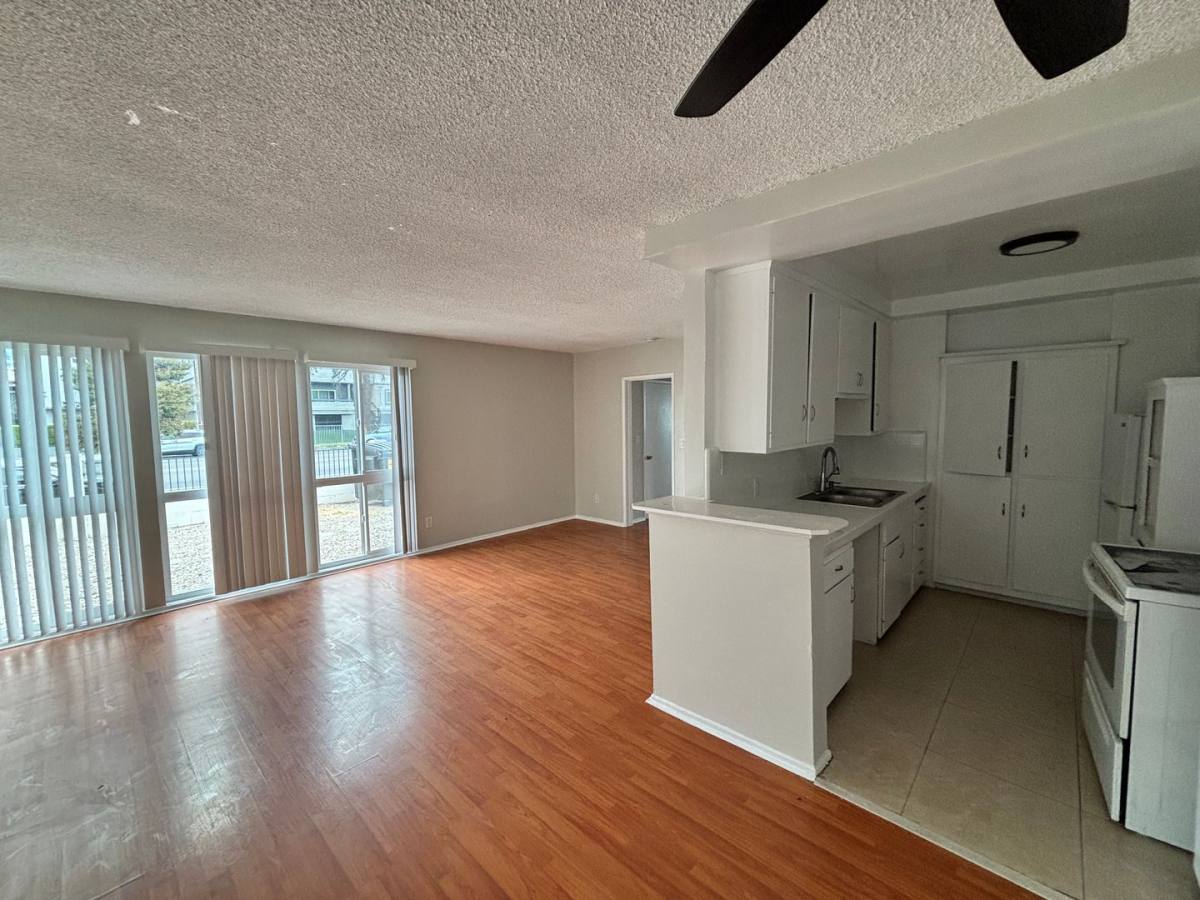 Apartment for rent at 14914 Roscoe Blvd, Panorama City, CA 91402