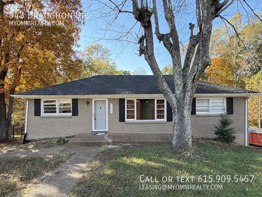 House for rent at 943 Draughon Dr, Greenbrier, TN 37073