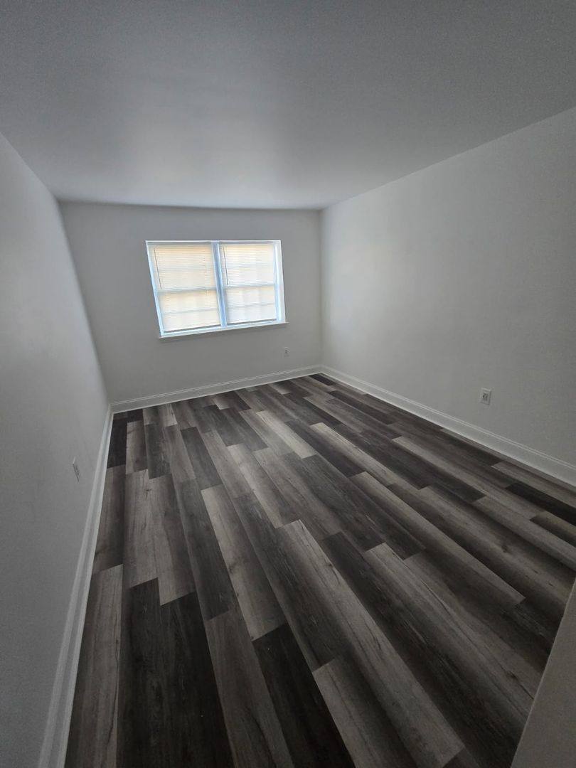 Apartment for rent at 1000 Ivorie Court, Burlington, NJ 08016