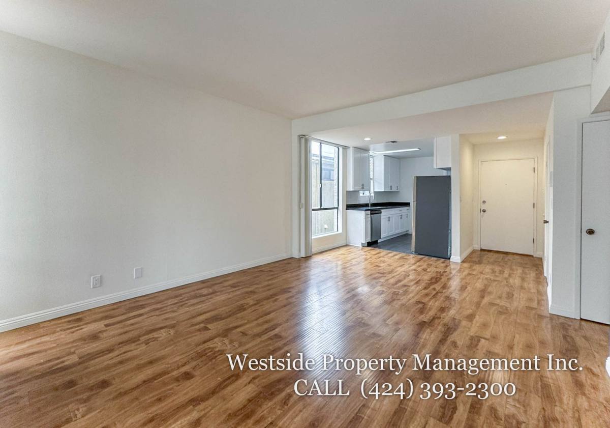Apartment for rent at 1558 Brockton Ave #4, Los Angeles, CA 90025