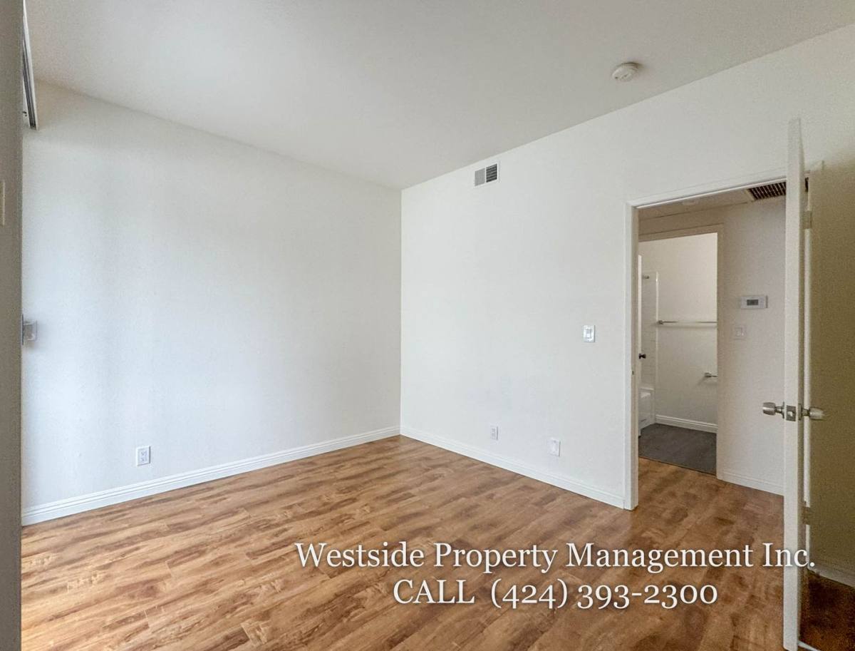 Apartment for rent at 1558 Brockton Ave #4, Los Angeles, CA 90025