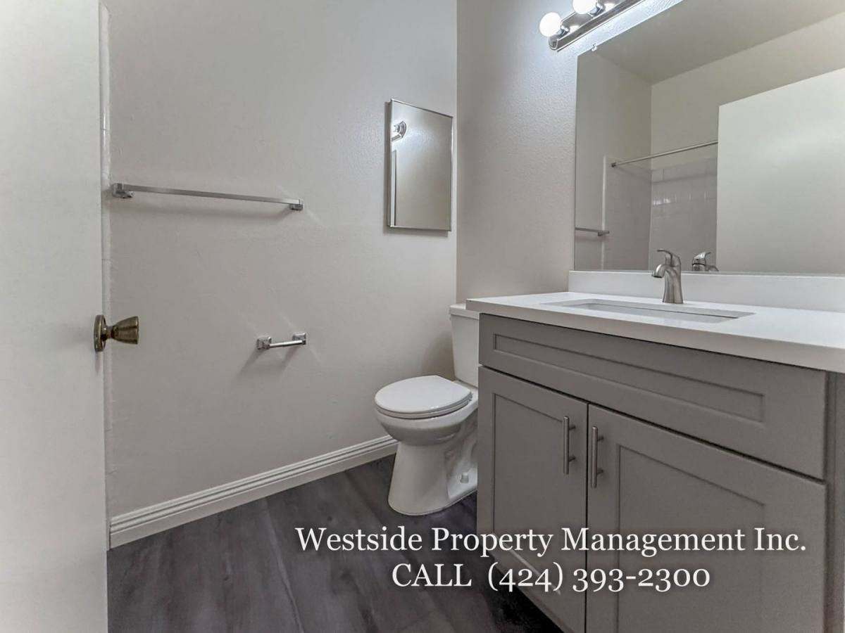 Apartment for rent at 1558 Brockton Ave #4, Los Angeles, CA 90025