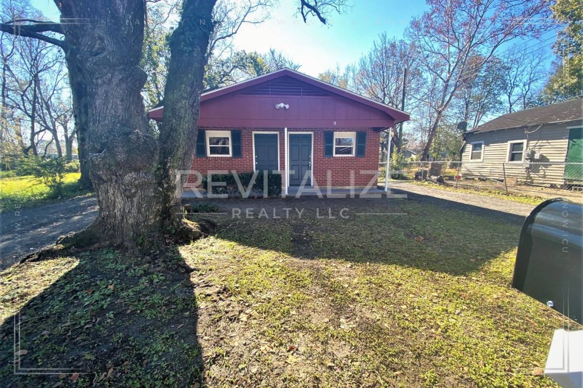 Townhouse for rent at 1505 Orange St, Mobile, AL 36605