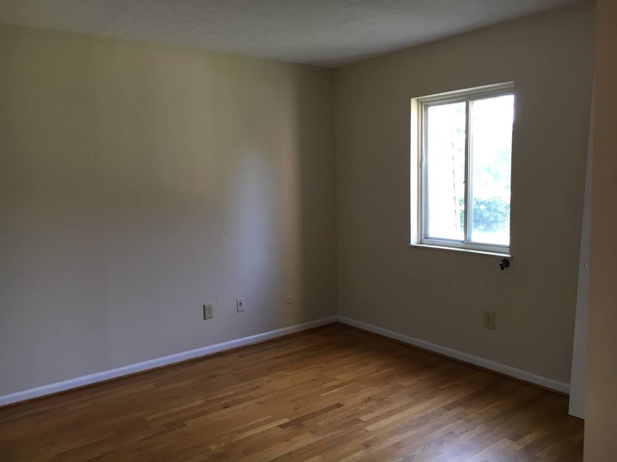 Apartment for rent at 450 E Norwich Ave, Columbus, OH 43201