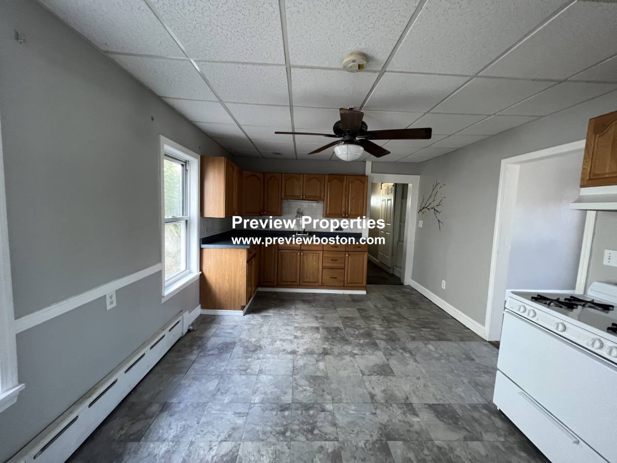 Apartment for rent at 696 Broadway #1, Everett, MA 02149
