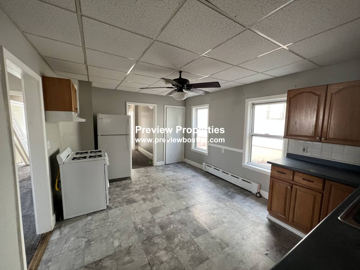Apartment for rent at 696 Broadway #1, Everett, MA 02149