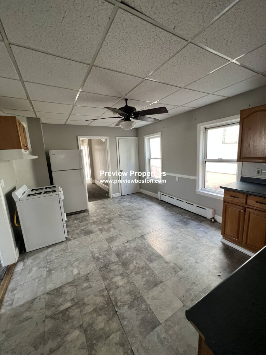 Apartment for rent at 696 Broadway #1, Everett, MA 02149
