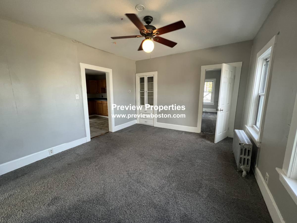 Apartment for rent at 696 Broadway #1, Everett, MA 02149
