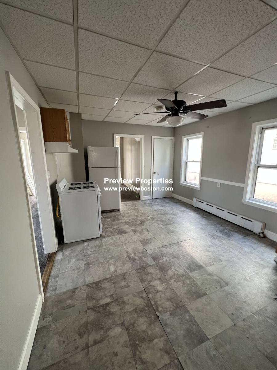 Apartment for rent at 696 Broadway #1, Everett, MA 02149