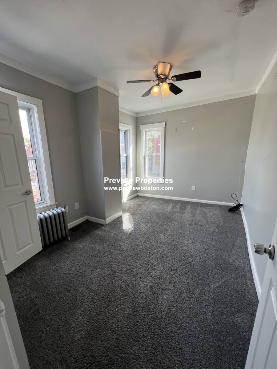 Apartment for rent at 696 Broadway #1, Everett, MA 02149