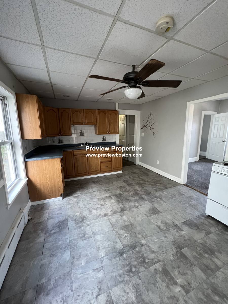 Apartment for rent at 696 Broadway #1, Everett, MA 02149