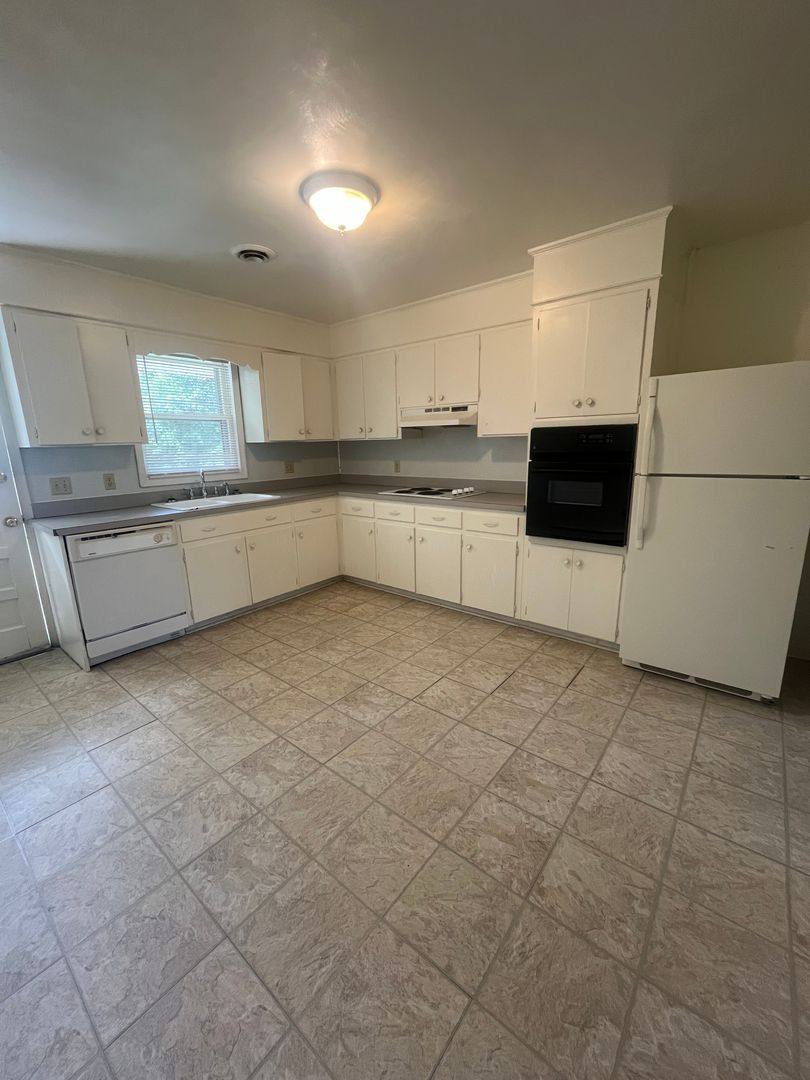 Apartment for rent at 207 Broce Dr, Blacksburg, VA 24060