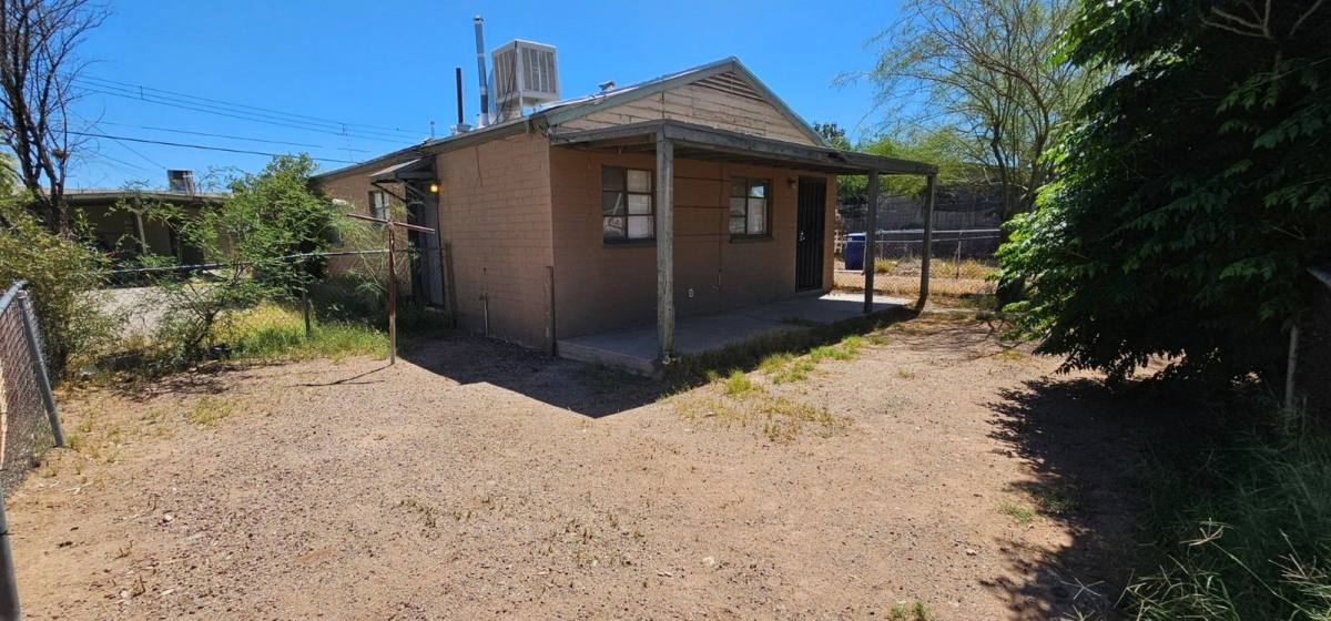 Apartment for rent at 2733 S Sunland Vista, Tucson, AZ 85713