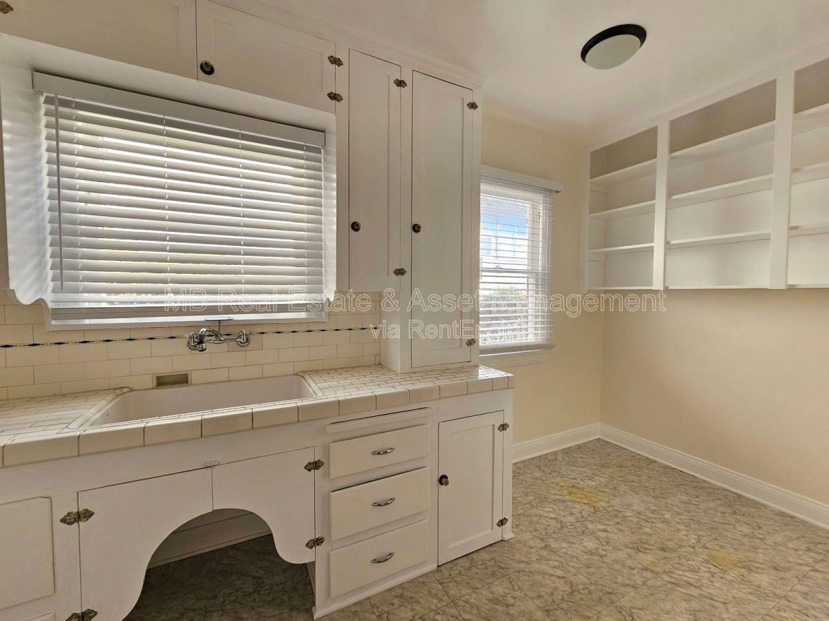 Apartment for rent at 807 Oro Terrace, San Pedro, CA 90731