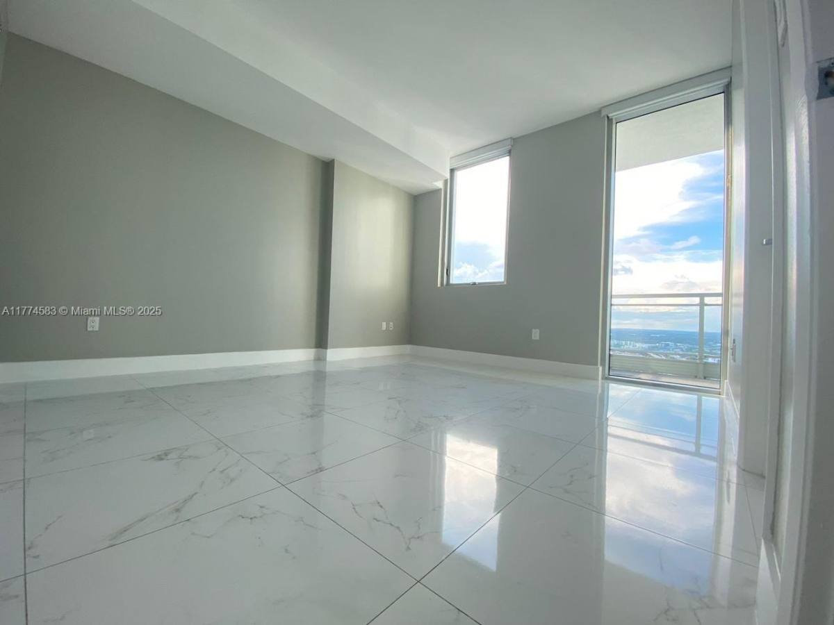 Condo for rent at 92 SW 3rd St #5206, Miami, FL 33130