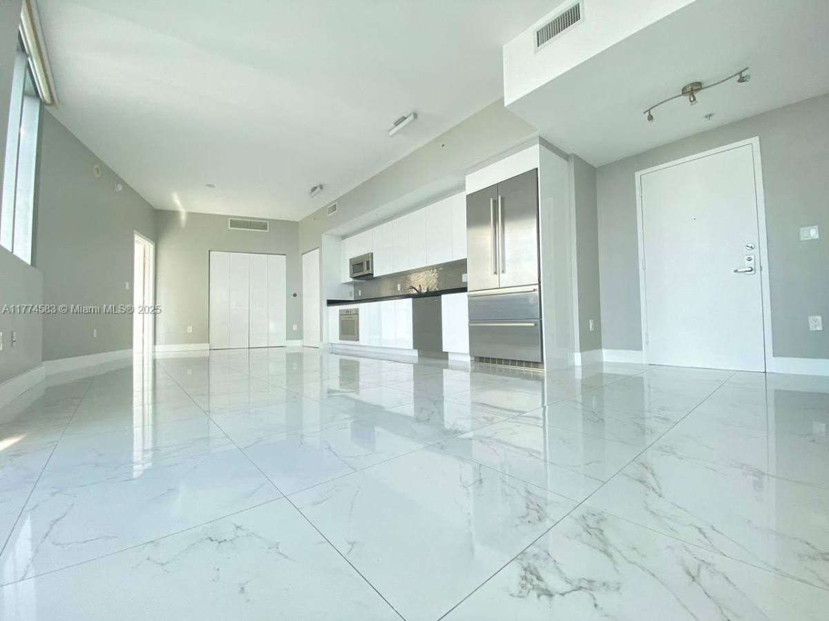 Condo for rent at 92 SW 3rd St #5206, Miami, FL 33130