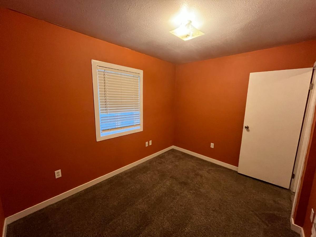 Apartment for rent at 1106 Emerson Dr #9, The Dalles, OR 97058