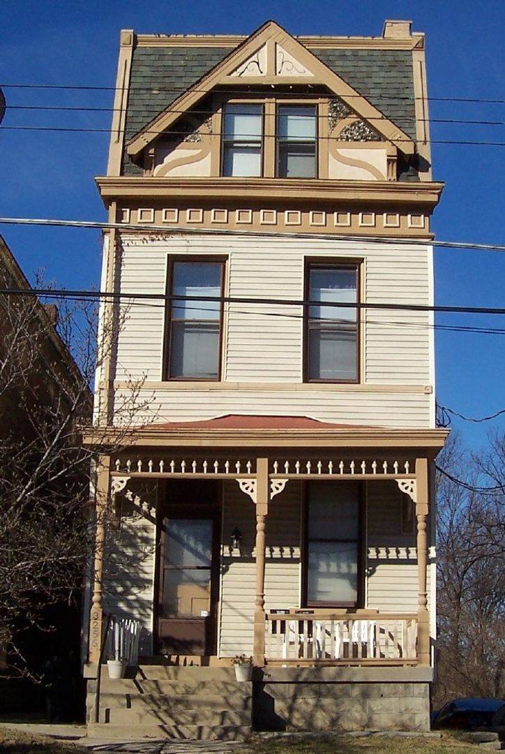 Apartment for rent at 3255 Bishop St, Cincinnati, OH 45220