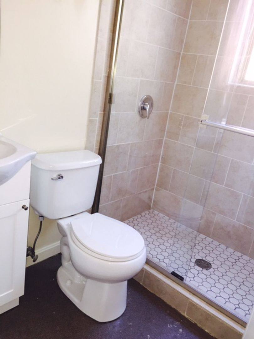 Apartment for rent at 558 Lowell Ave, Cincinnati, OH 45220