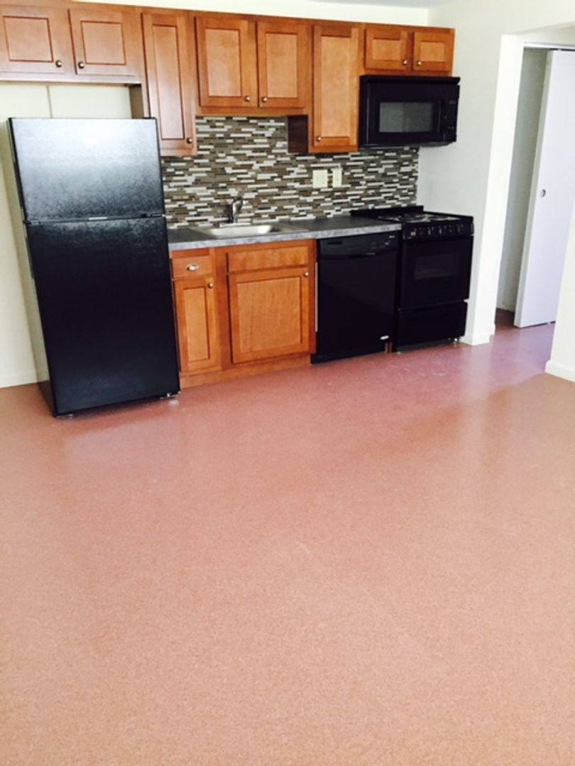 Apartment for rent at 558 Lowell Ave, Cincinnati, OH 45220