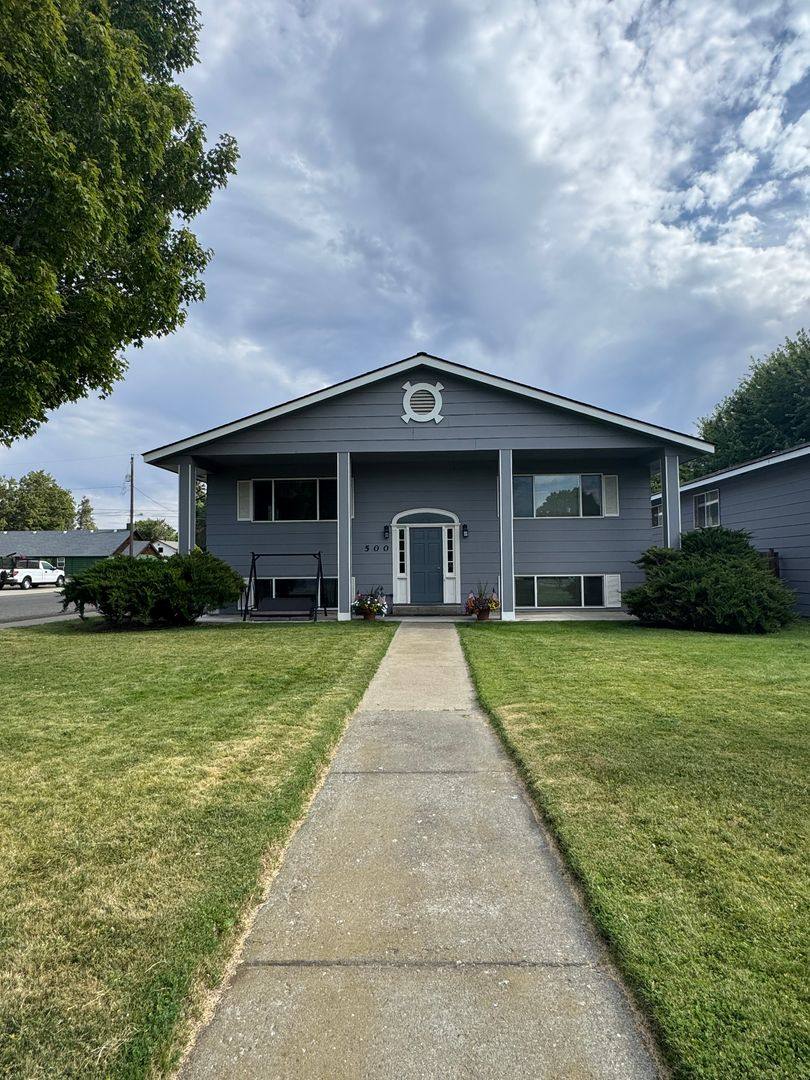 Apartment for rent at 500 W 12th Ave, Ellensburg, WA 98926