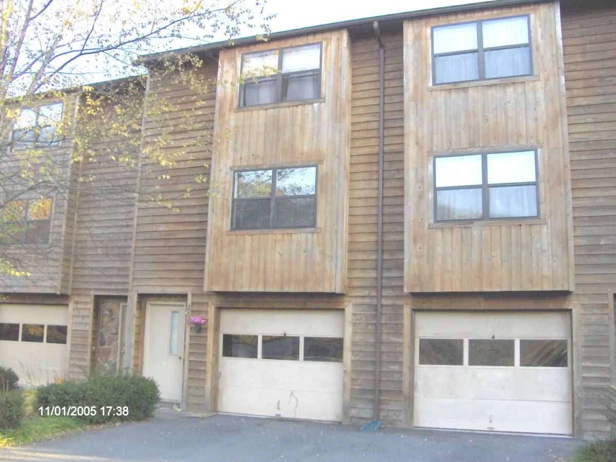 Townhouse for rent at 2625 Glade Dr, Christiansburg, VA 24073