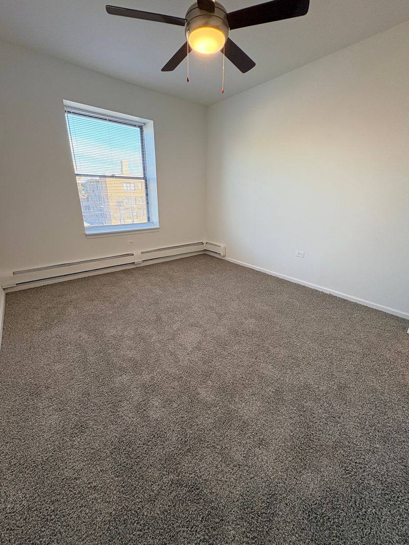 Apartment for rent at 5000 W Madison St, Chicago, IL 60644
