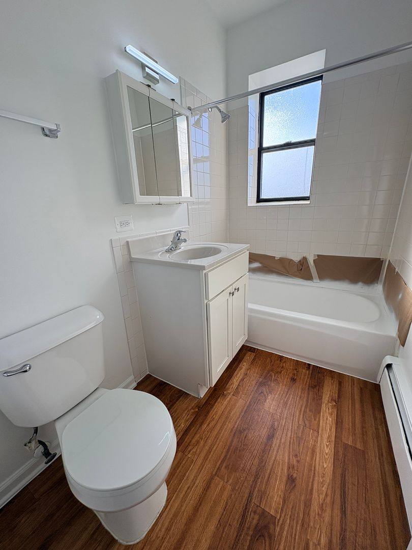 Apartment for rent at 5000 W Madison St, Chicago, IL 60644