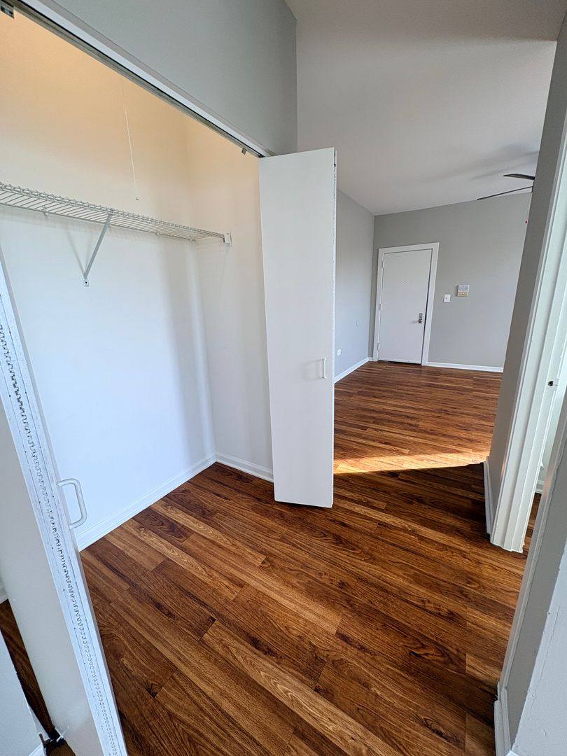 Apartment for rent at 5000 W Madison St, Chicago, IL 60644