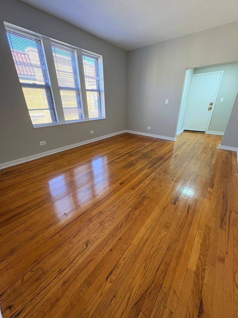 Apartment for rent at 5716 W Washington Blvd, Chicago, IL 60644