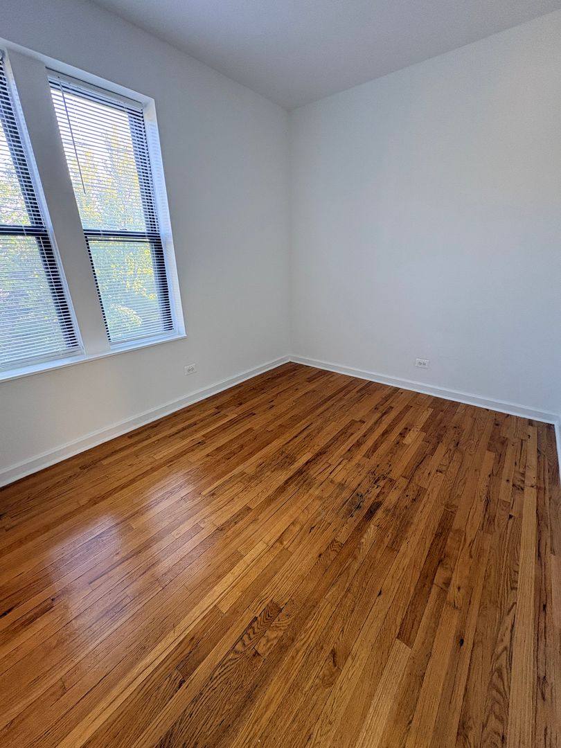 Apartment for rent at 5716 W Washington Blvd, Chicago, IL 60644