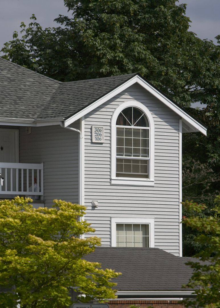 Apartment for rent at 16405 NE 95th St, Redmond, WA 98052
