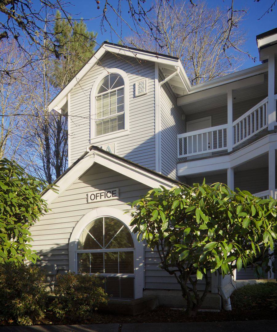Apartment for rent at 16405 NE 95th St, Redmond, WA 98052