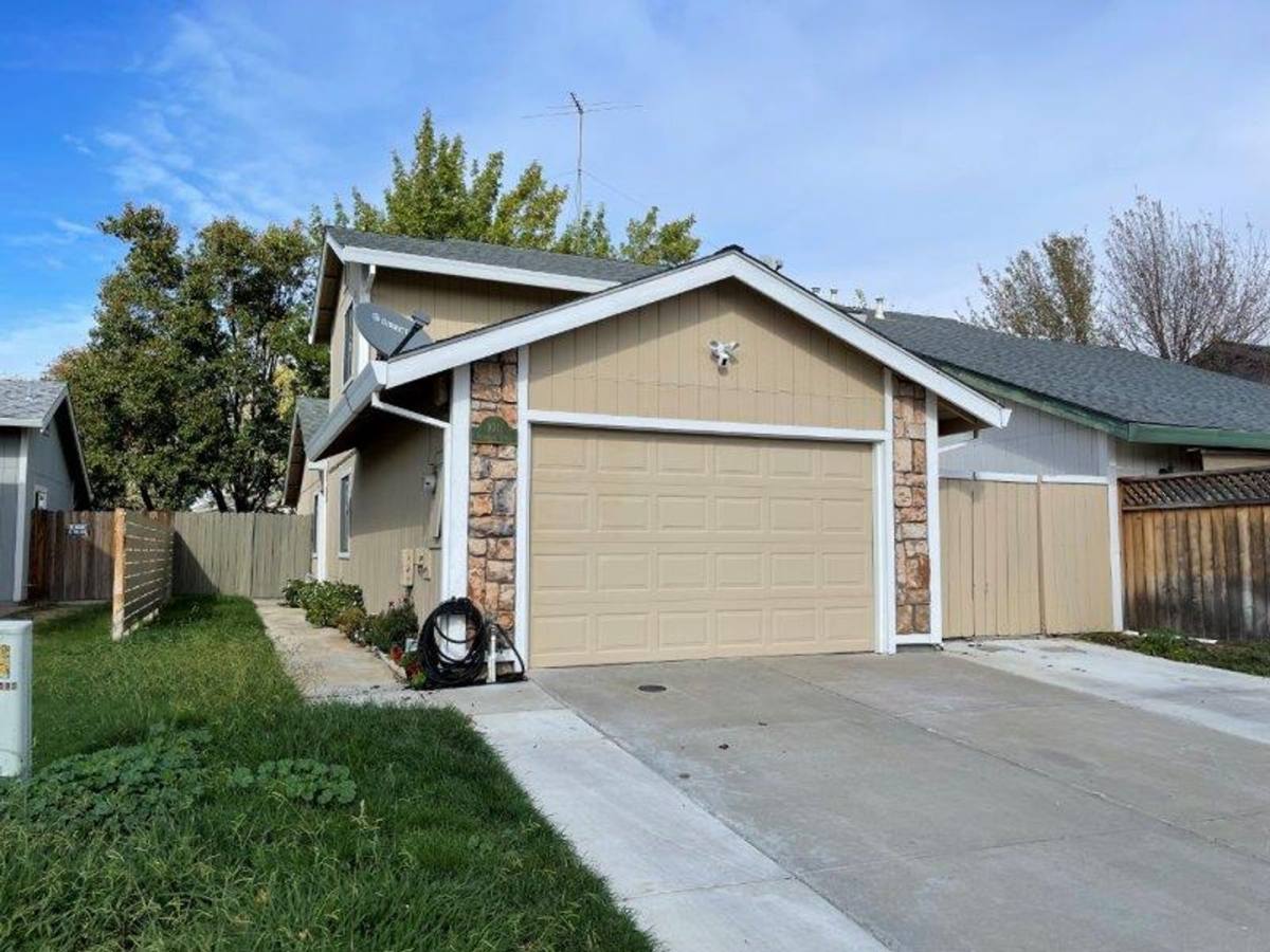 House for rent at 9311 Aizenberg Circle, Elk Grove, CA 95624