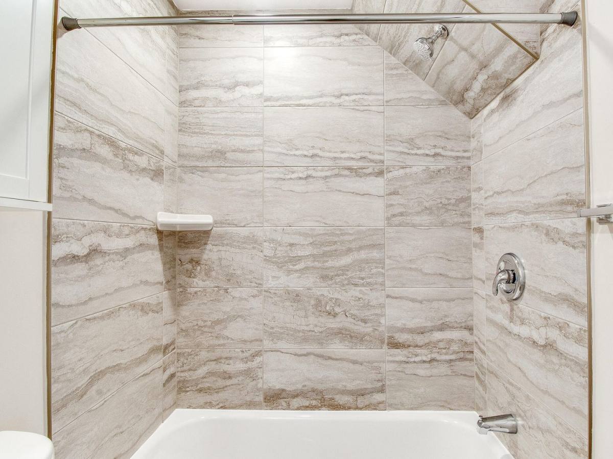 Condo for rent at 535 16th St NE, Washington, DC 20002