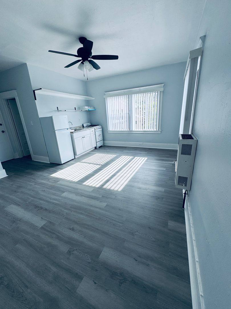 Apartment for rent at 1350 W 4th St, Los Angeles, CA 90017