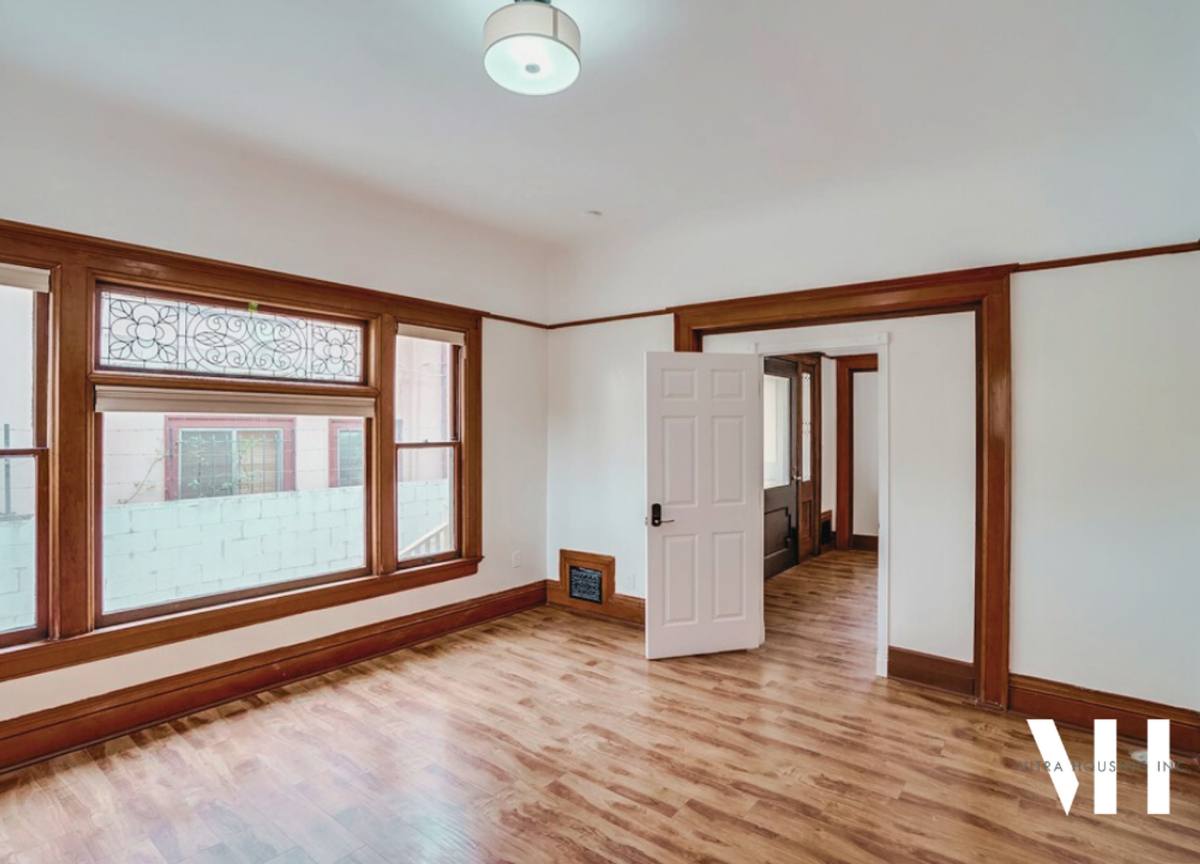 Apartment for rent at 1180 W Adams Blvd, Los Angeles, CA 90007