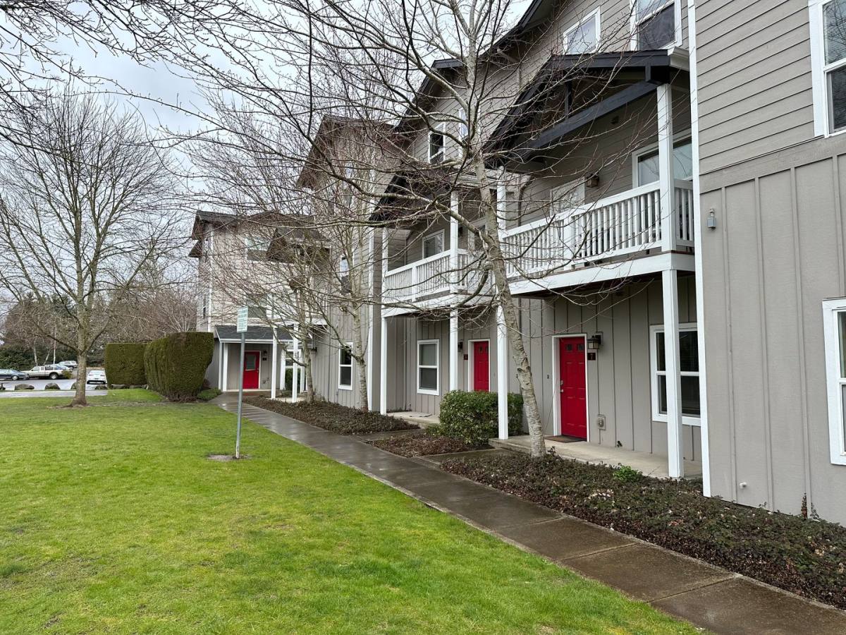 Townhouse for rent at 231 Whitesell St, Monmouth, OR 97361