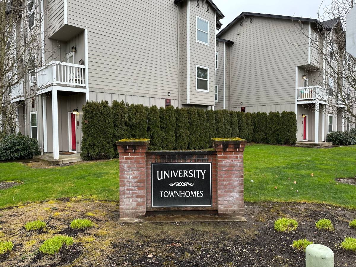 Townhouse for rent at 231 Whitesell St, Monmouth, OR 97361