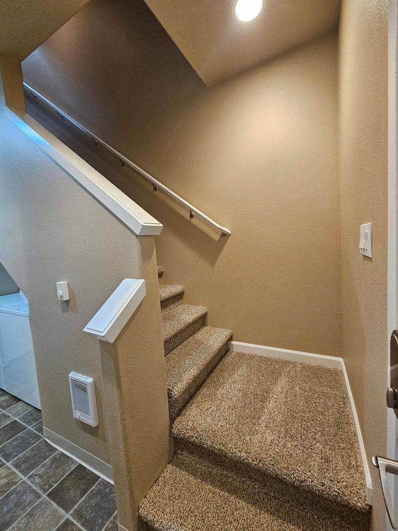 Townhouse for rent at 231 Whitesell St, Monmouth, OR 97361