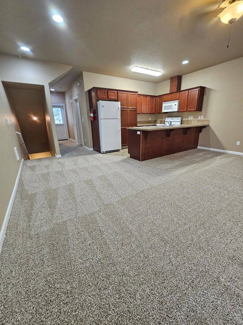 Townhouse for rent at 231 Whitesell St, Monmouth, OR 97361