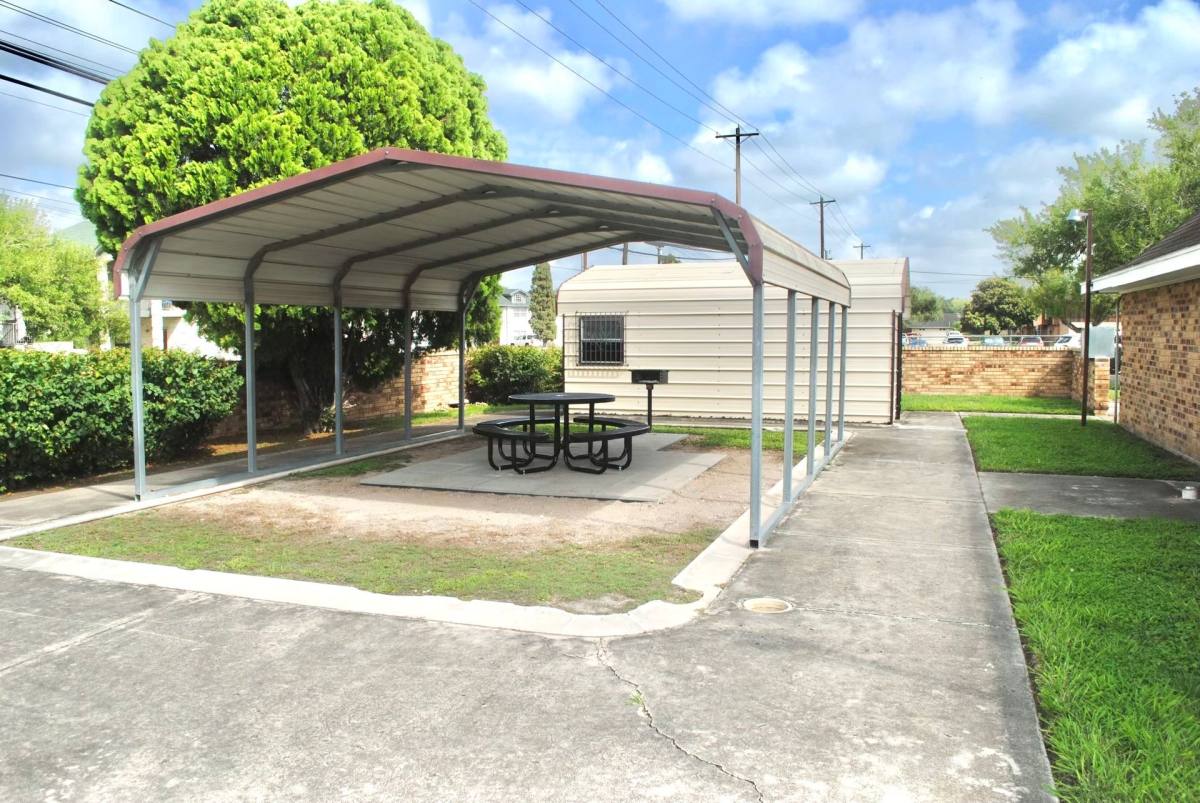 Apartment for rent at 517 S Westgate Dr, Weslaco, TX 78596