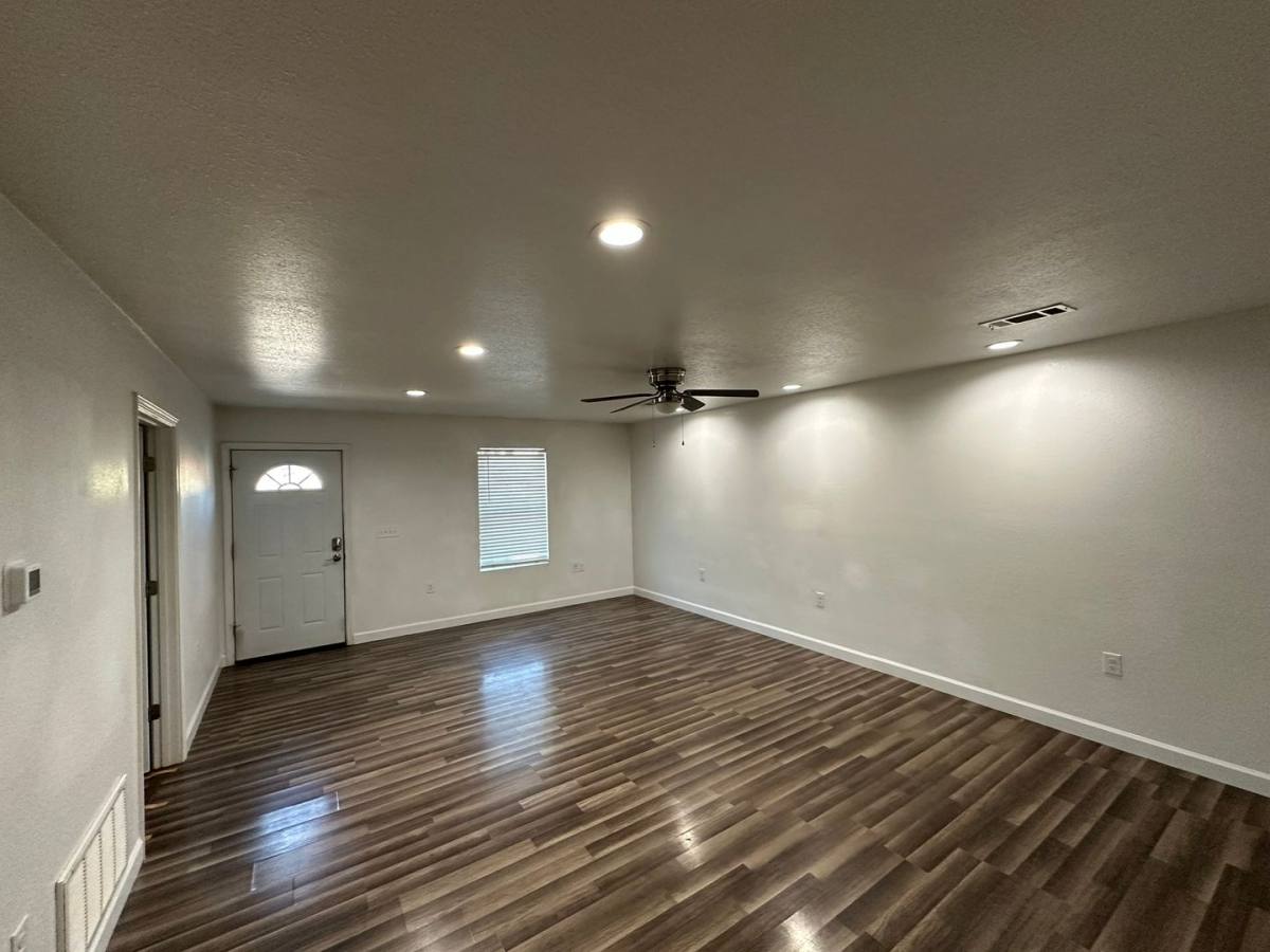 Townhouse for rent at 511 W Luckey, Carlsbad, NM 88220