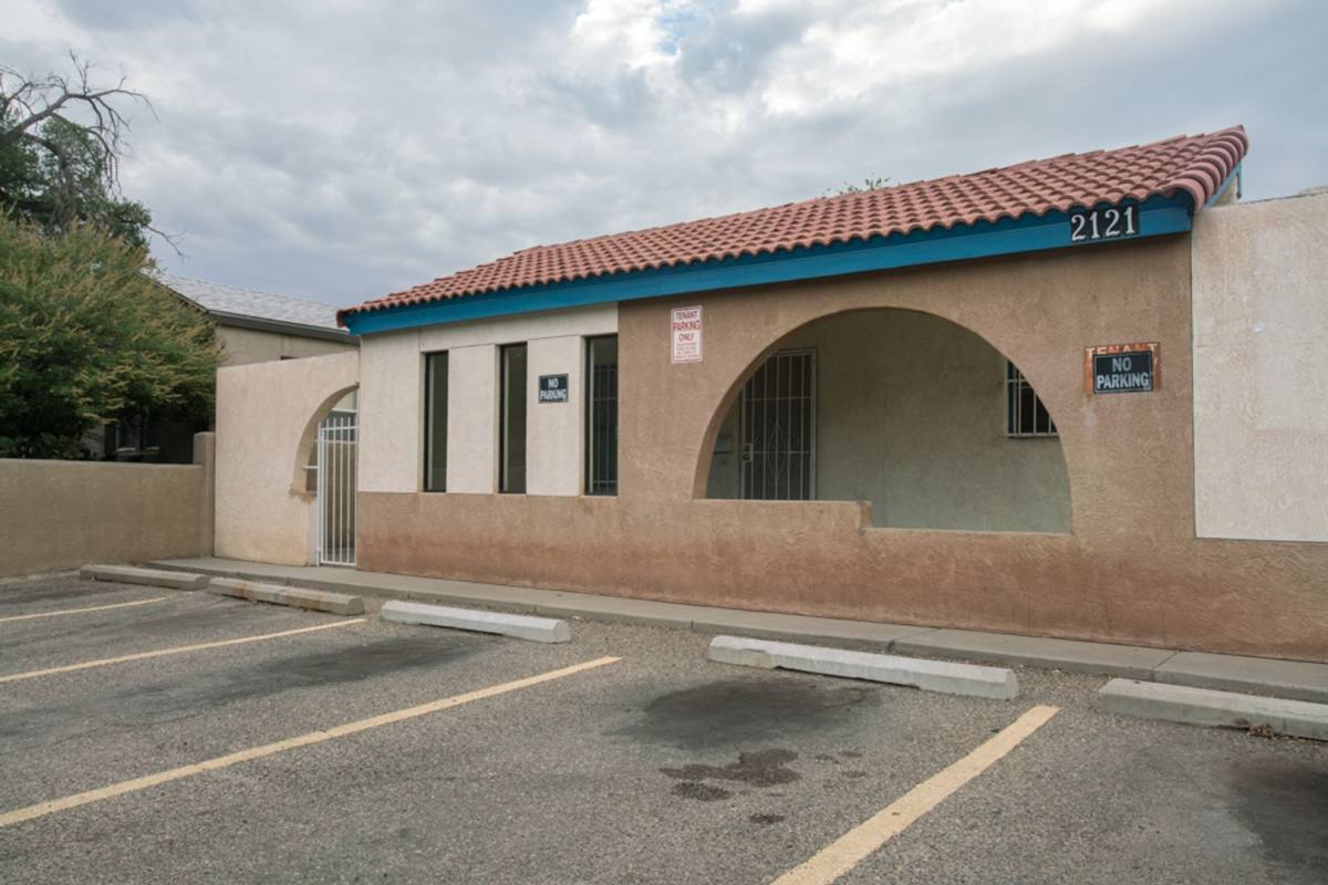 Apartment for rent at 2121 Gold Ave SE, Albuquerque, NM 87106