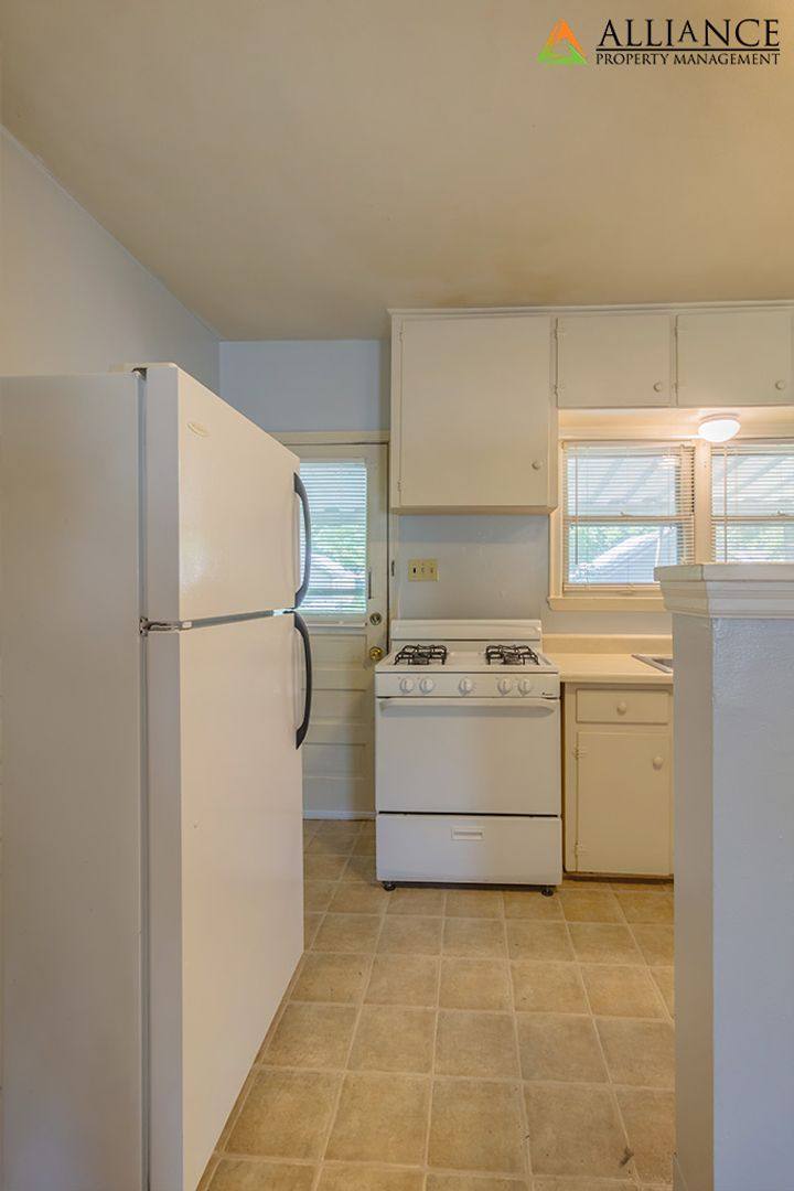 Apartment for rent at 1609-11 Poyntz Ave, Manhattan, KS 66502