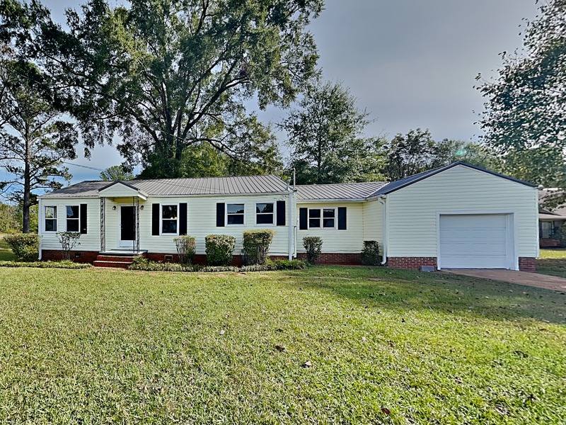 House for rent at 1633 Eastern Valley Rd, Bessemer, AL 35022