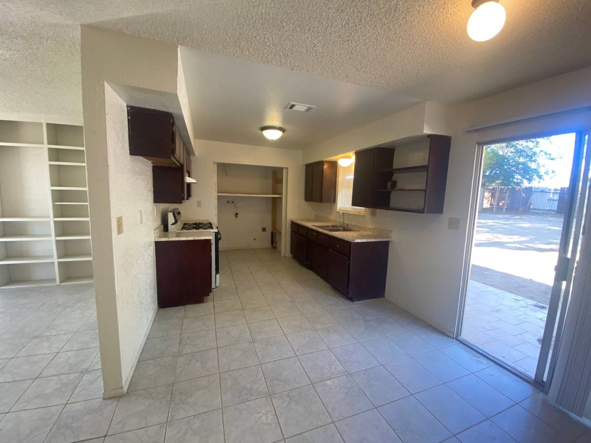 House for rent at 40715 179th St E, Lancaster, CA 93535