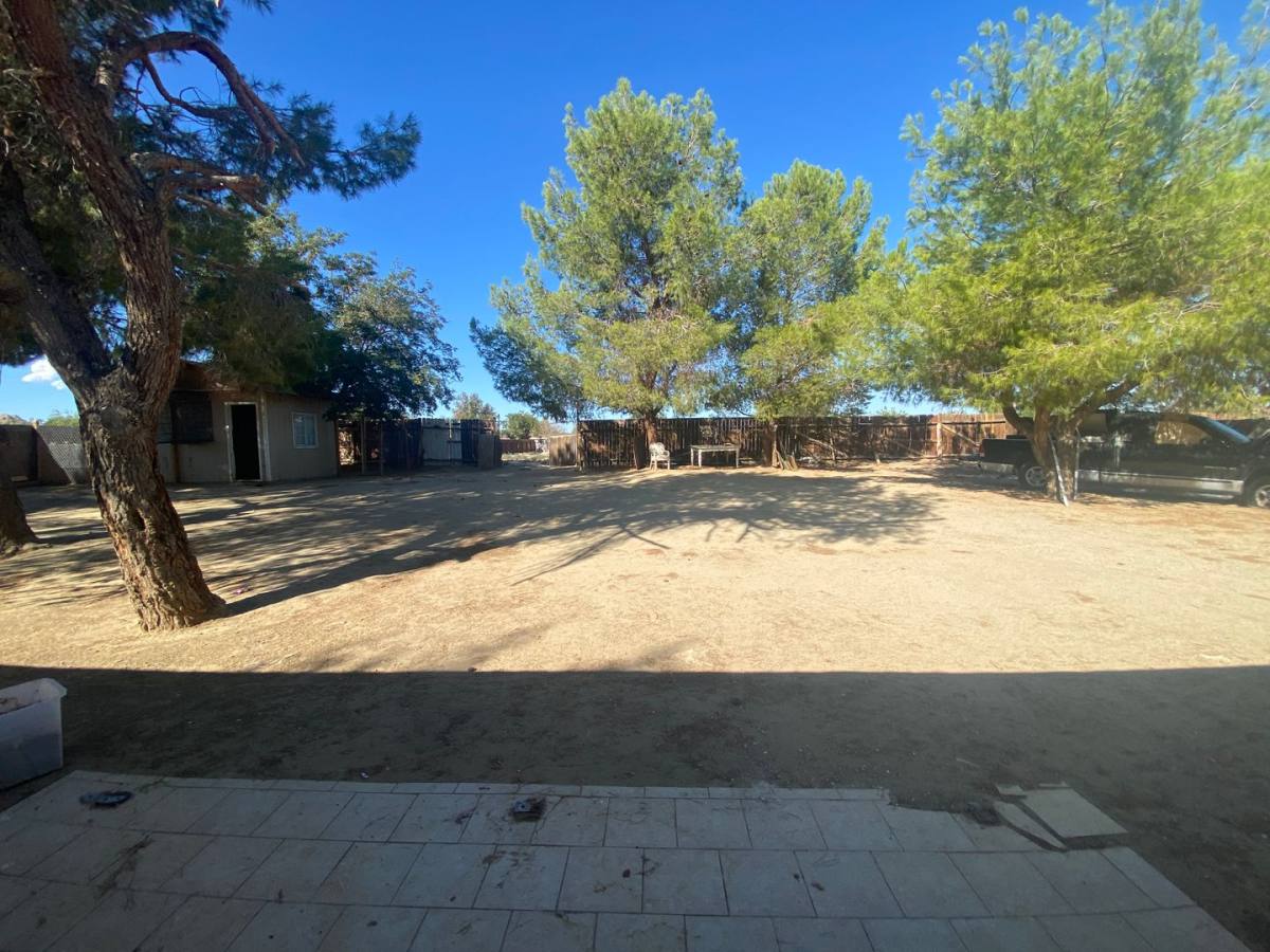 House for rent at 40715 179th St E, Lancaster, CA 93535