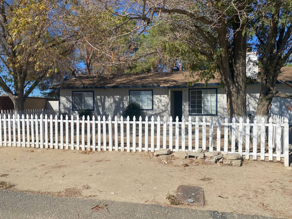 House for rent at 40715 179th St E, Lancaster, CA 93535