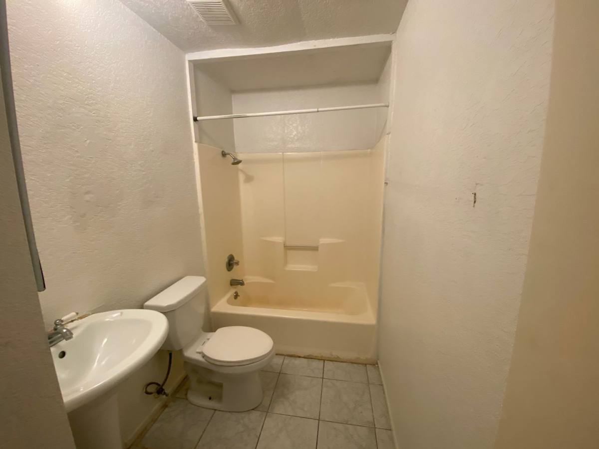 House for rent at 40715 179th St E, Lancaster, CA 93535